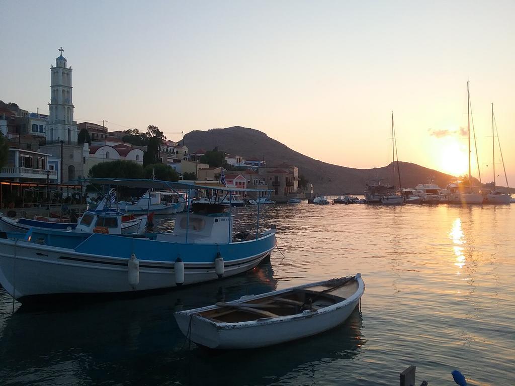 Villa Katingo Chalki Town Bagian luar foto