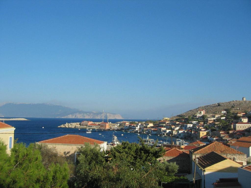 Villa Katingo Chalki Town Bagian luar foto