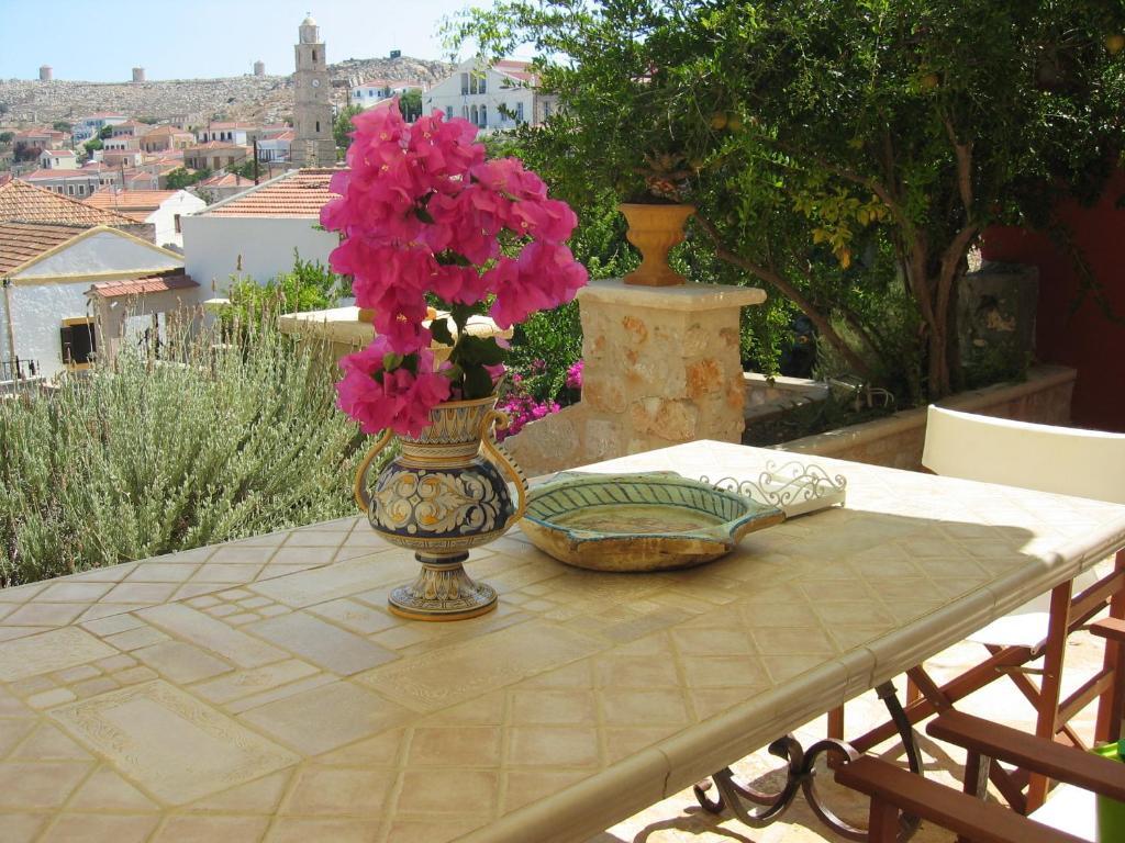 Villa Katingo Chalki Town Bagian luar foto